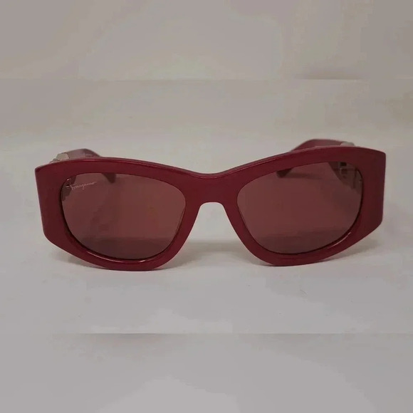 NWOT Salvatore Ferragamo Women's Sunglasses Red Gold Logo SF1082S 53mm 53-19-140 - Picture 9 of 14